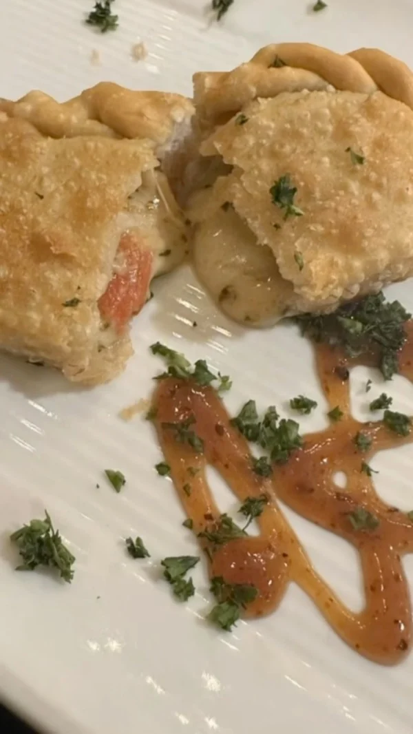 Empanada frita rellena de queso