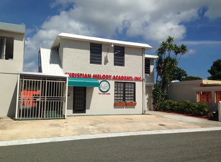 Fachada de Christian Melody Academy en Paseo Durazno, Levittown, Toa Baja