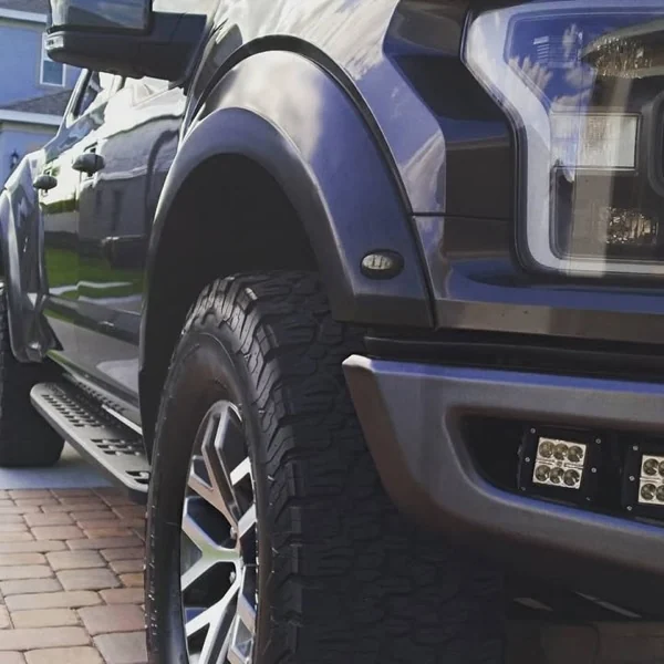 Ford F-150 Raptor con aros pulidos