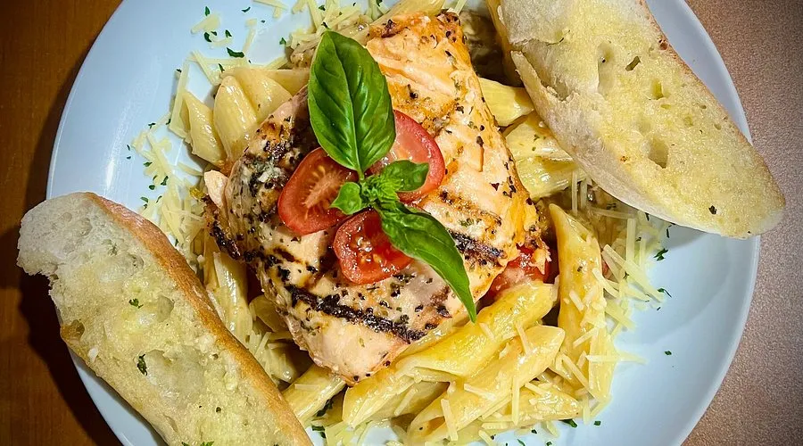 Pasta cremosa con salmón
