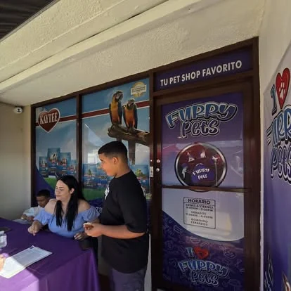 Mostrador y entrada de Furry Pets
