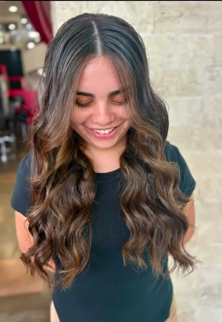 Clienta con nuevo look en Gaia Caguas