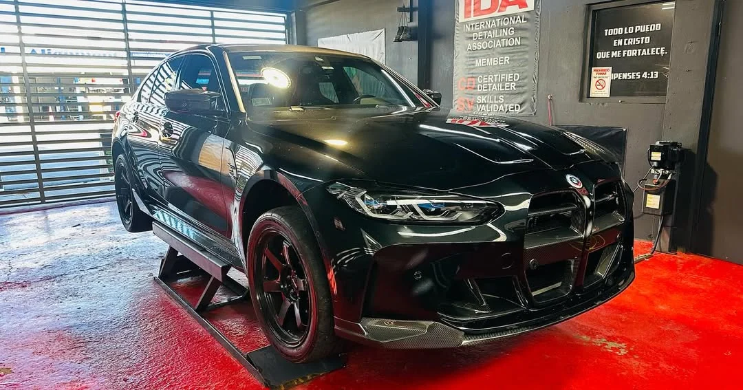 BMW M3 G80 negro con corrección de pintura