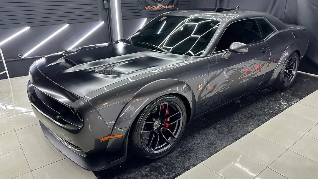 Dodge Challenger SRT charcoal con ceramic Glassparency
