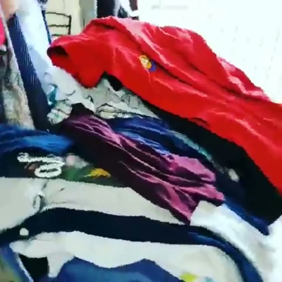 Ropa doblada en One Day Caribbean Laundry