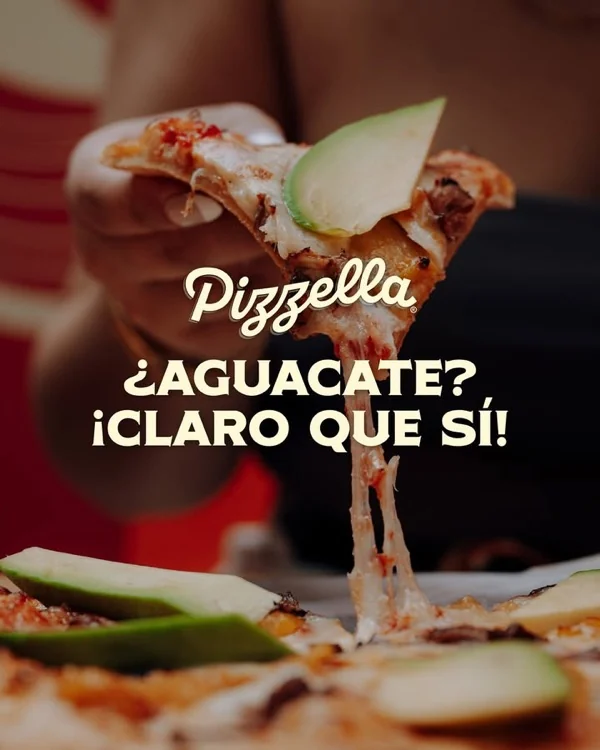 Pizza con aguacate y cheese pull