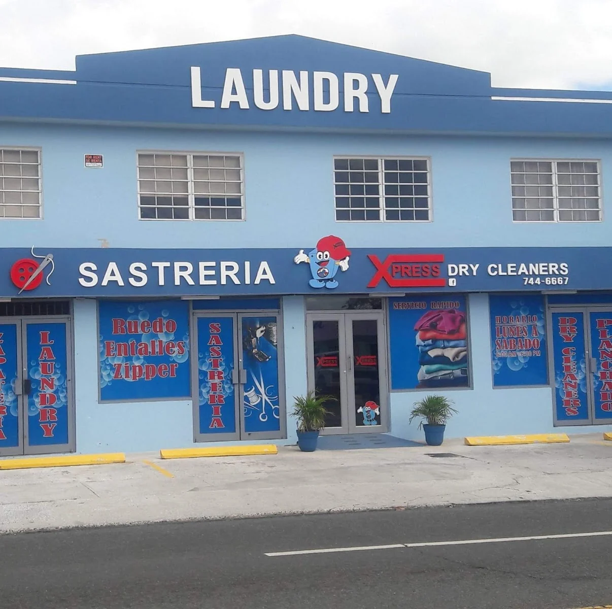 Tienda Xpress Dry Cleaner en Caguas — fachada con sastrería y dry cleaning