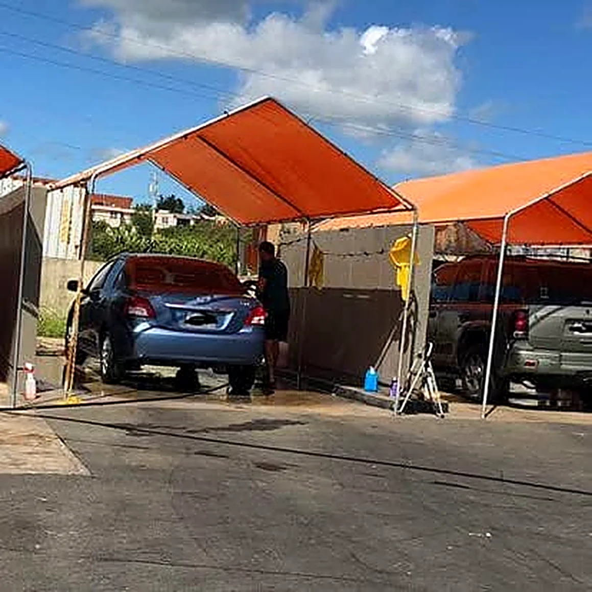 Lavado con foam en Xtreme Car Wash, Caguas