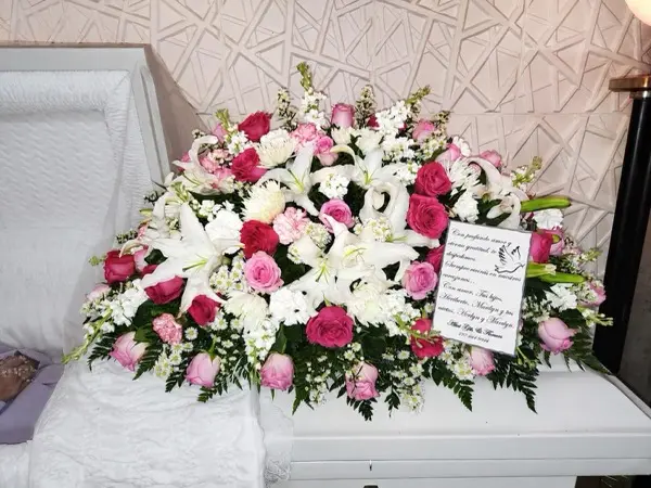 Arreglo floral de Alvit publicado en Instagram