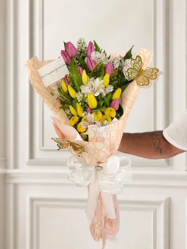 Bouquet con lirios publicado por Alvit en Instagram