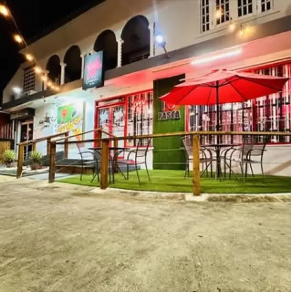 ❤️ Ven a disfrutar en 𝐃𝐞 𝐋𝐚 𝐊𝐚𝐬𝐚 𝐂𝐮𝐢𝐬𝐢𝐧𝐞, el restaurante donde la buena comida criolla se mezcla con un ambiente único.
Pastas, carnes, mofongos, cócteles y muc